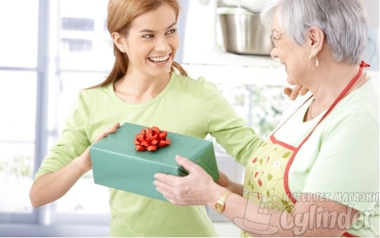 Практичные подарки для бабушек